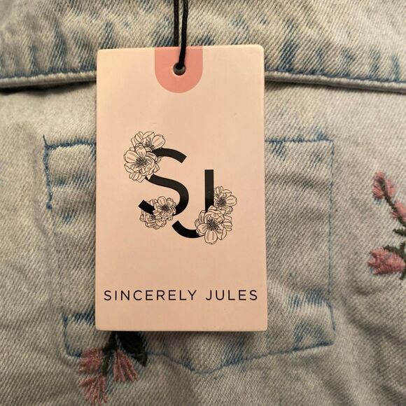 Sincerly Jules Gray and Pink Jean Jacket with pink embroidered flowers. Size M - Picture 7 of 10